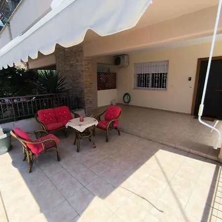 Aora House Apartmán
