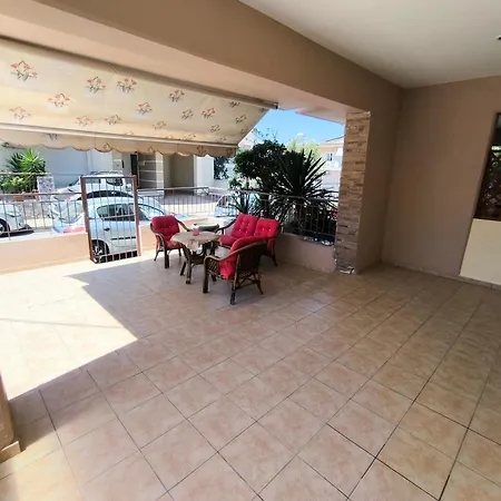 Aora House Apartmán *